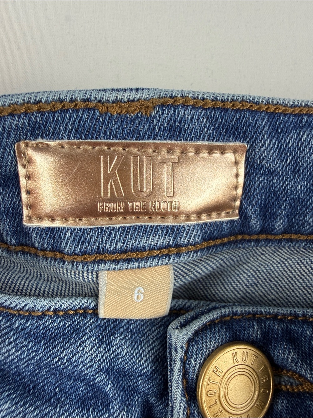 Kut from the Kloth Nadia Flare High Rise Distressed Jeans – Women's Size 6 - Picture 6 of 10